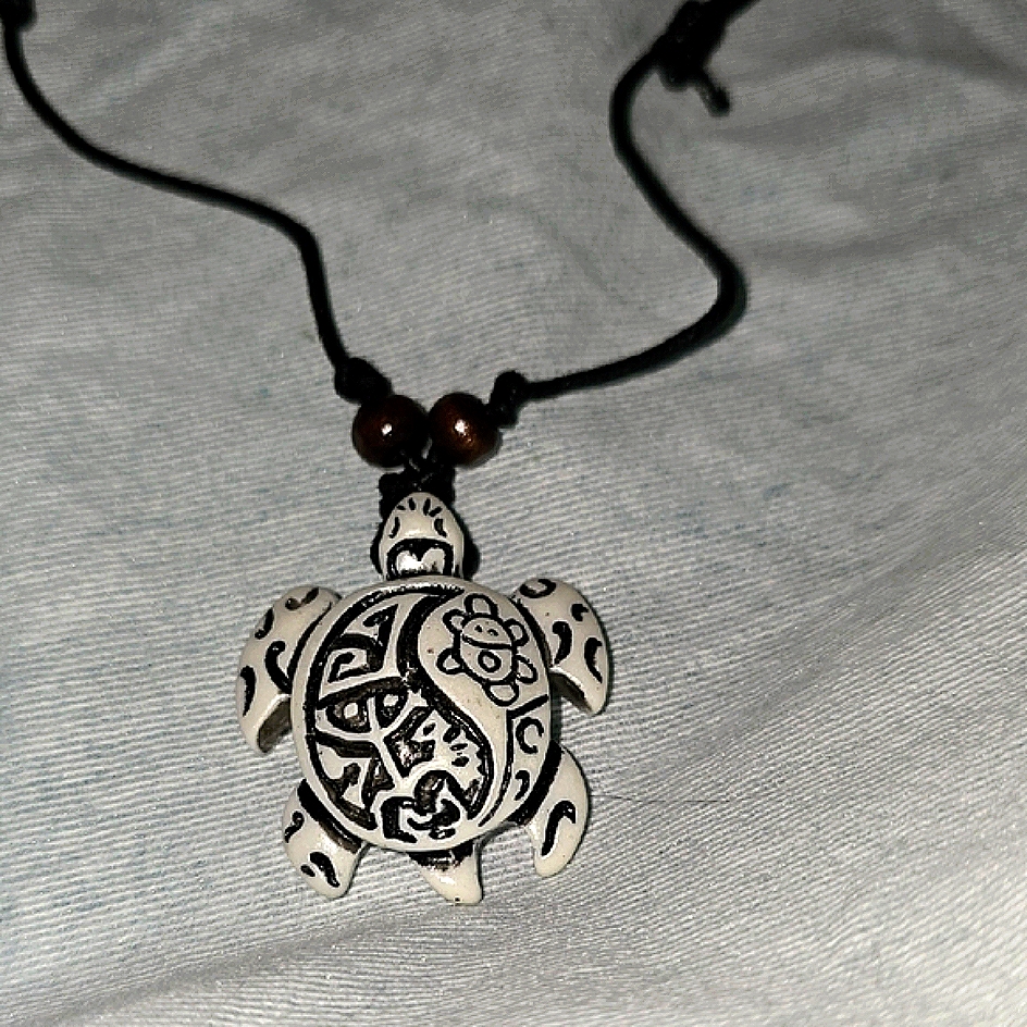 Artisan Black And White Turtle Pendant Necklace 6$
